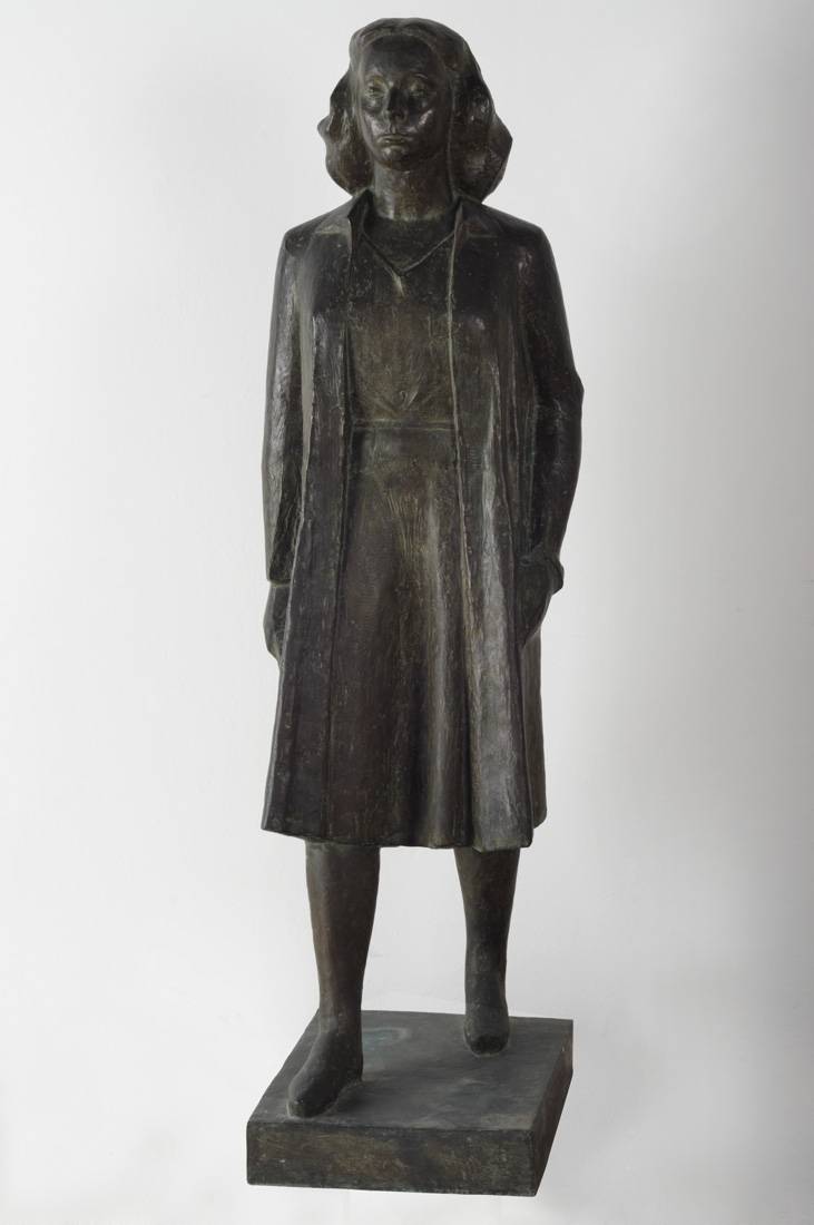 Figura de joven, c.1942. Bernabé Michelena (1888-1963). Bronce.  160 x 42 x 59 cm. Nº inv. 1041.