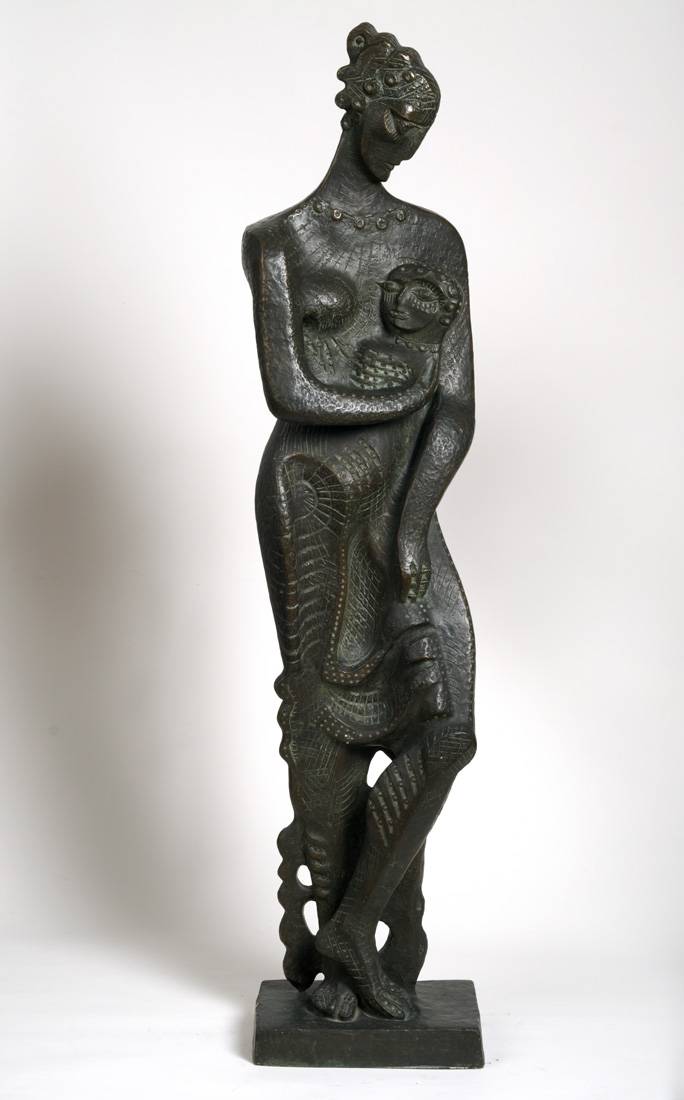 Maternidad, 1957. Nerses Ounanian (1924-1957). Bronce.  125 x 30 x 22,5 cm. Nº inv. 1733.