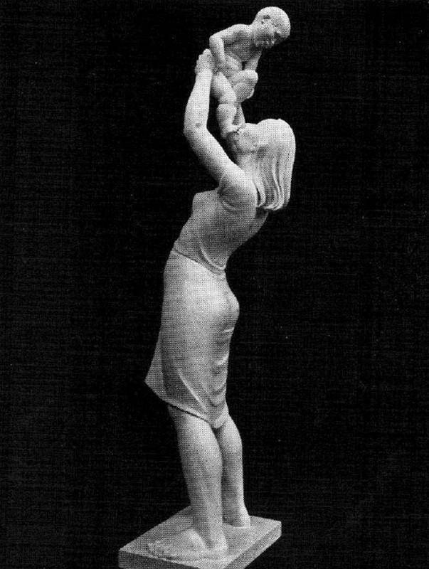 Maternidad, 1949. Rubens Fernández Tudurí (1920-1993). Yeso.  160 x 43 x 30 cm. Nº inv. 2761.