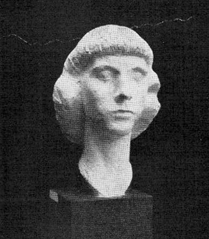 Cacha, 1943. Amalia Corchs Quintela (1912). Yeso.  35 x 25 x 25 cm. Nº inv. 2769.