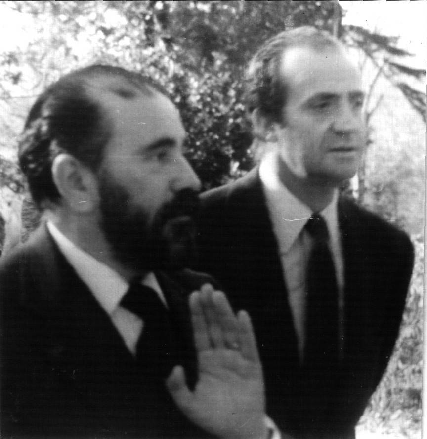 Fotografía de Leandro Silva Delgado con el Rey Juan Carlos I de España. Leandro Silva Delgado (1930-2000). Fotografía.  Nº inv. A389.