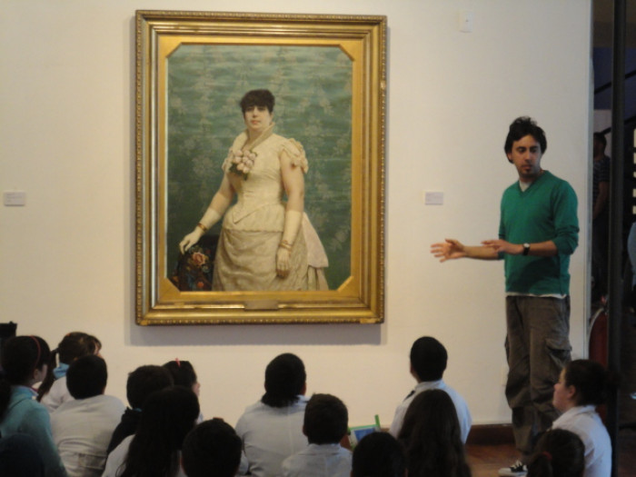  - Actividad con ceibalitas: Juego del QR en el Jardín del Museo - Museo Nacional de Artes Visuales