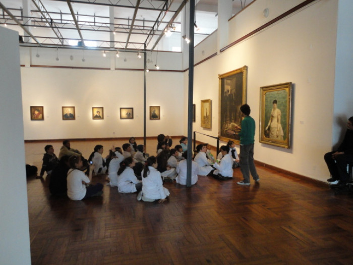 - Actividad con ceibalitas: Juego del QR en el Jardín del Museo - Museo Nacional de Artes Visuales