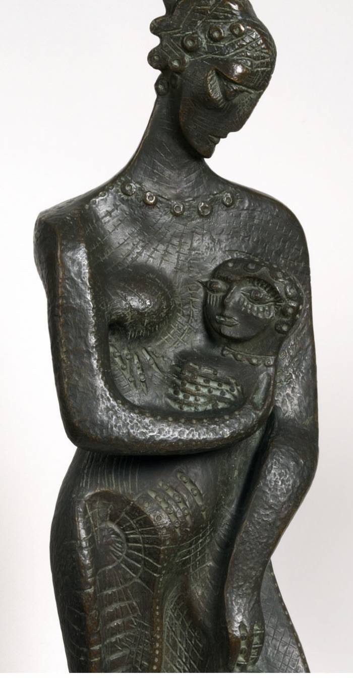 Maternidad, 1957<br>Bronce<br>125 x 30 x 22,5 cm - Nerses Ounanian - Colección MNAV - Museo Nacional de Artes Visuales