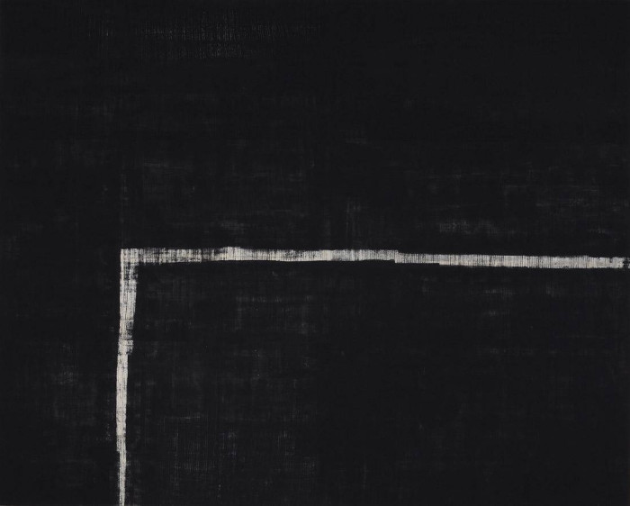 Obra Black Velvet Trip/Pasaje, 2011. Javier Bassi (1964). Toner sobre papeles de avisos clasificados sobre tela. 160 x 200 cm. Nº inv. 4955. - Artistas en sus propias palabras: Javier Bassi - Museo Nacional de Artes Visuales