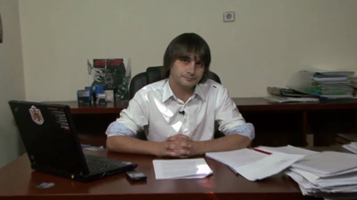 Ivan Moudov<br>Creación de un Museo de Arte Contemporáneo en Bulgaria, 2010 - Témpano - El problema de lo institucional - Cruces entre Europa del Este y el Río de la Plata  - Museo Nacional de Artes Visuales