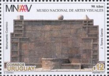 Sello: 90 Años Museo Nacional de Artes Visuales<br>Fecha de emisión: 12/12/2001  Código: 2001-49-C  <br>Valor: $12.- (pesos uruguayos) Tirada: 25.000  Composición de Texto: Obra de Arte - Monumento Cósmico - Joaquín Torres García   - El espejo de los artistas - 90º Aniversario del MNAV - Museo Nacional de Artes Visuales